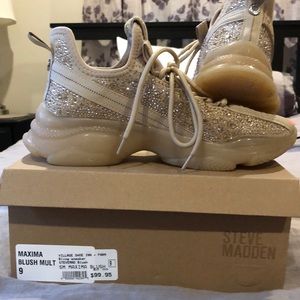 Steve Madden Maxima blush size9
